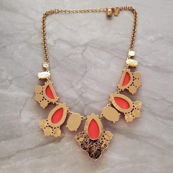✨ Kate Spade Day Tripper Coral Resin Rhinestones Statement Necklace ✨ - Picture 8 of 15